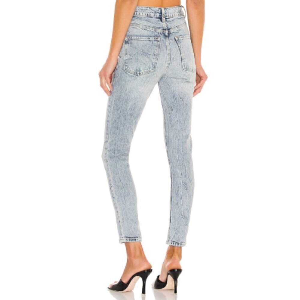 Free People We The Free Zuri Mom Button Fly Jeans Lived In Blue 27 OB1245649 - Picture 2 of 8